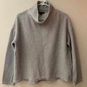 Banana republic semi- fitted mock neck sweater